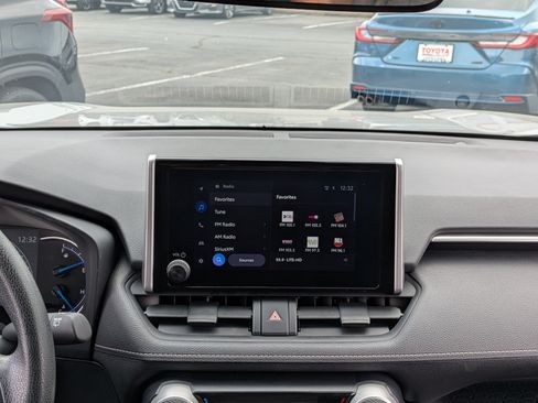 Certified 2025 Toyota RAV4 LE AWD/4WD image 27