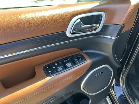 Used 2018 Jeep Grand Cherokee Summit w/ Platinum Series Group AWD/4WD image 21
