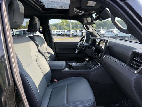 Used 2024 Lexus GX 550 w/ Accessory Package (Z1) AWD/4WD image 14