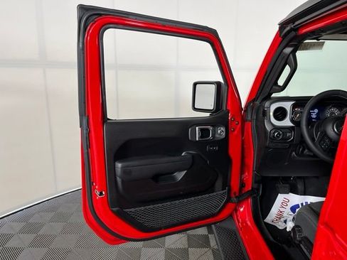 Used 2026 Jeep Wrangler Unlimited Sport AWD/4WD image 15
