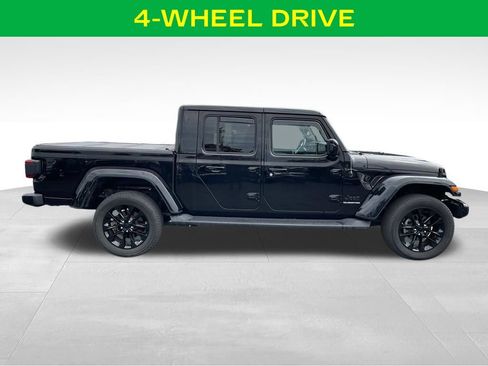 Used 2021 Jeep Gladiator Overland AWD/4WD image 6