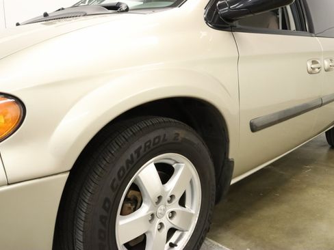 Used 2007 Dodge Caravan SXT w/ Popular Equipment Group I FWD image 35