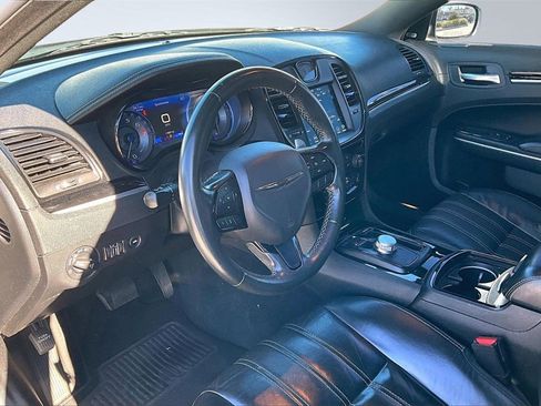 Used 2019 Chrysler 300 S image 15