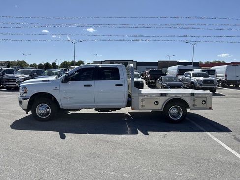Used 2023 RAM 3500 SLT w/ Quick Order Package 2YG SLT AWD/4WD image 11