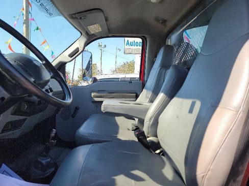 Used 2011 Ford F750 2WD Regular Cab Super Duty image 8