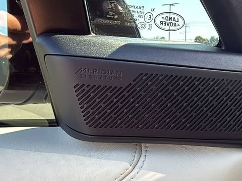 Certified 2025 Land Rover Range Rover Autobiography AWD/4WD image 19