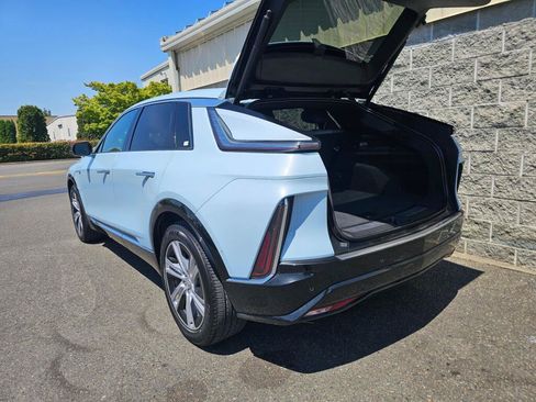Used 2024 Cadillac Lyriq Tech w/ Driver Assist Package AWD/4WD image 7