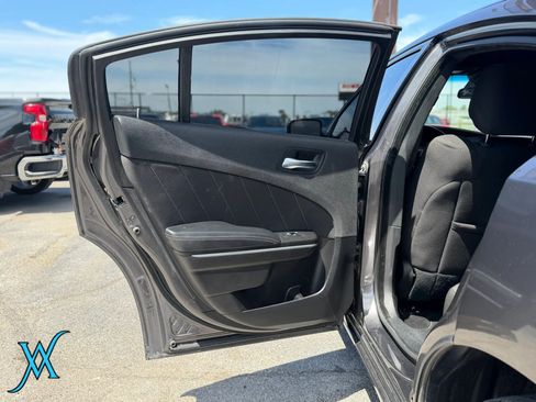 Used 2022 Dodge Charger SXT RWD image 13