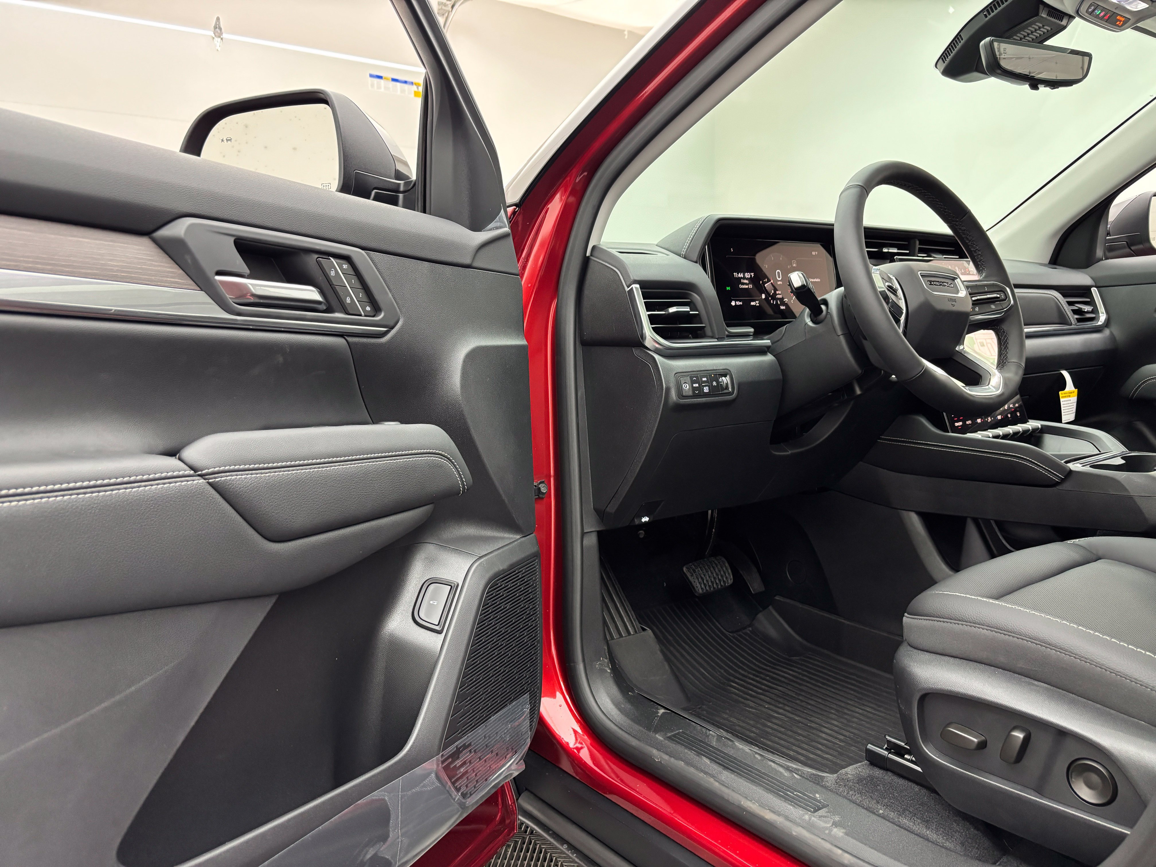 New 2027 GMC Terrain Denali w/ LPO, Floor Liner Package AWD/4WD image 18