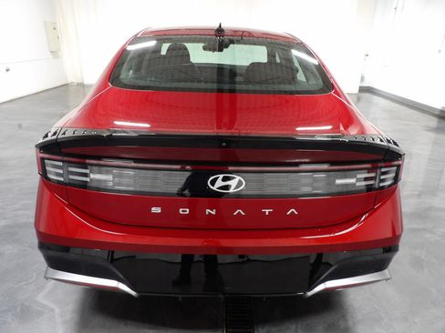 Used 2025 Hyundai Sonata SEL FWD image 7