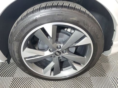 Used 2024 Audi Q4 e-tron Premium Plus image 11