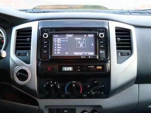 Used 2014 Toyota Tacoma 4x4 Double Cab image 24