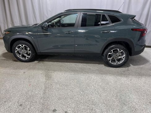 Used 2026 Chevrolet Trax LT w/ Driver Confidence Package FWD image 1