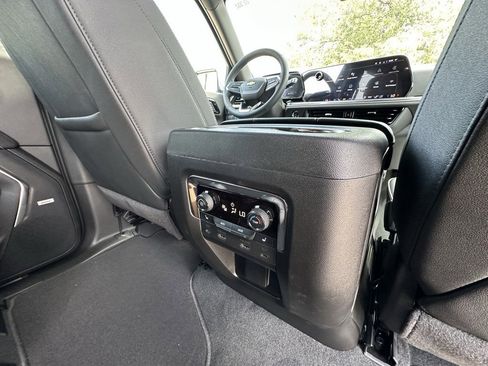 New 2026 Chevrolet Suburban Premier image 20