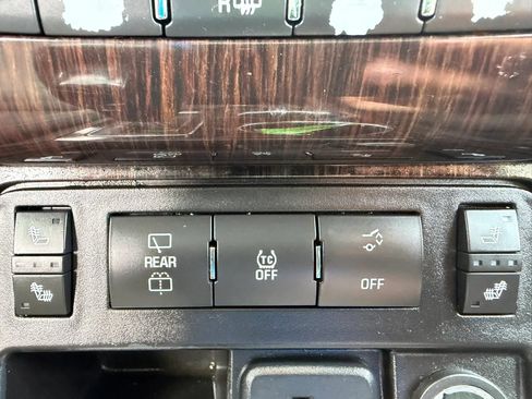 Used 2016 Chevrolet Traverse LT FWD image 17