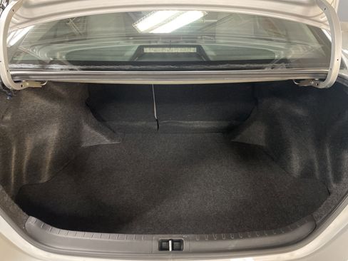 Used 2017 Toyota Corolla LE image 34