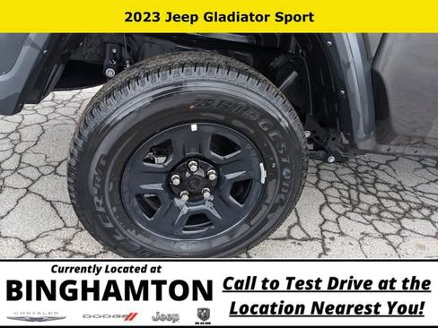 Used 2023 Jeep Gladiator Sport AWD/4WD image 26