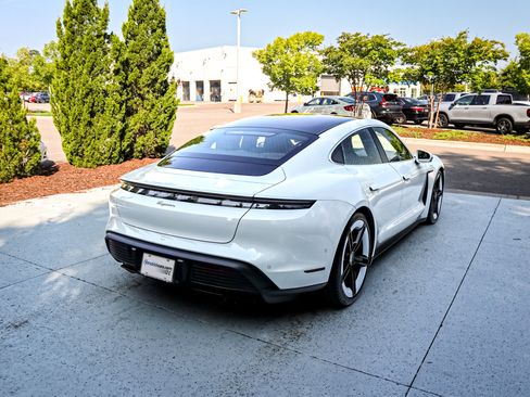 Used 2025 Porsche Taycan RWD image 10