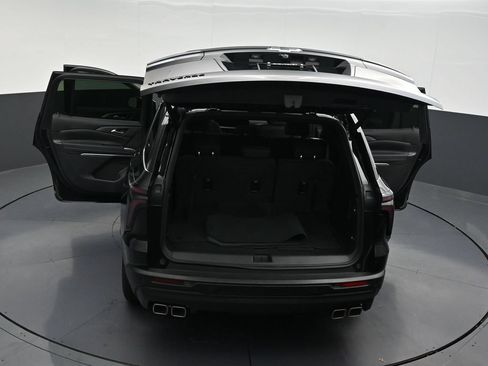 Used 2024 Chevrolet Traverse LS w/ Midnight/Sport Edition FWD image 35