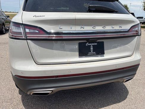 Used 2023 Lincoln Nautilus Reserve AWD/4WD image 12