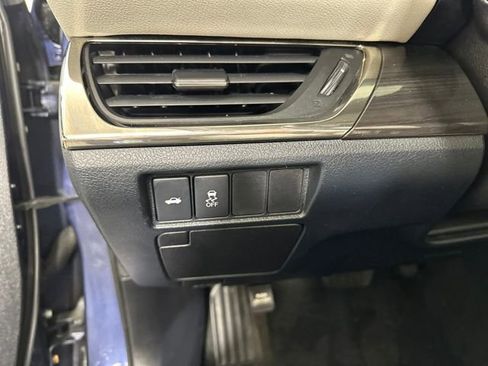 Used 2015 Toyota Avalon XLE image 19