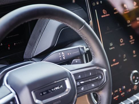 Used 2025 GMC Yukon XL Denali image 20