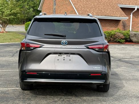 Used 2021 Toyota Sienna Limited AWD/4WD image 5