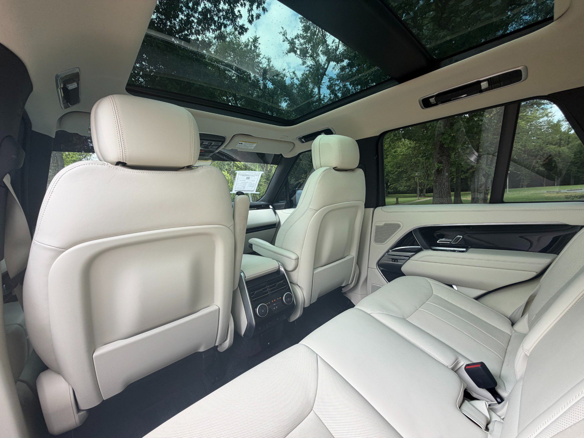 Used 2025 Land Rover Range Rover SE AWD/4WD image 26