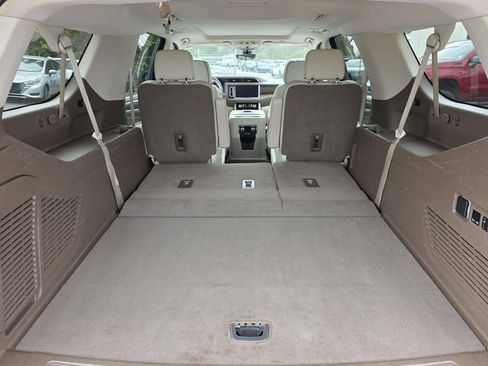 Used 2021 GMC Yukon XL Denali w/ Denali Premium Package image 15