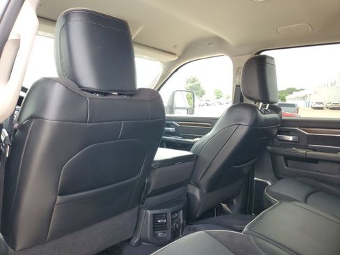 Used 2024 RAM 2500 Laramie w/ Safety Group AWD/4WD image 11