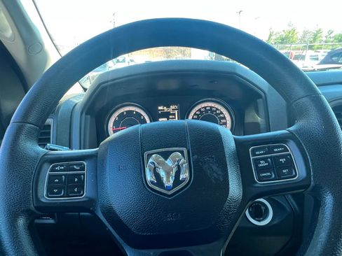 Used 2017 RAM 1500 Express image 17