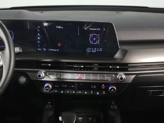 Used 2025 Kia Telluride S FWD image 25