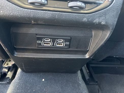 Used 2023 Jeep Grand Cherokee Laredo image 17