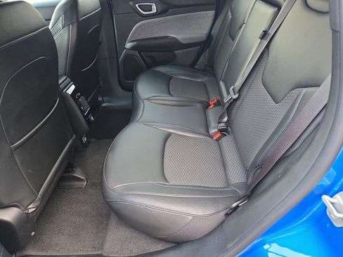 Certified 2024 Jeep Compass Latitude image 12