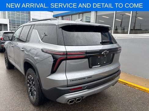 Used 2025 Chevrolet Traverse Z71 w/ Driver Confidence Package AWD/4WD image 9