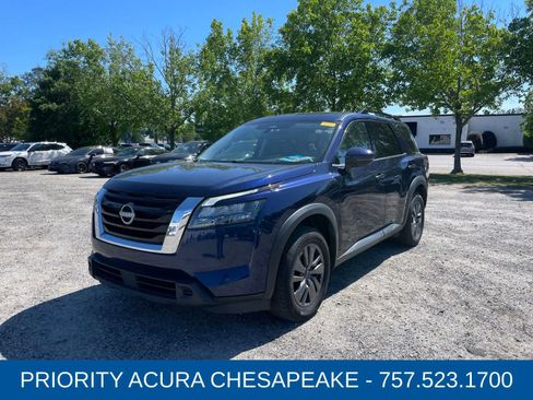 Used 2024 Nissan Pathfinder SV FWD image 1