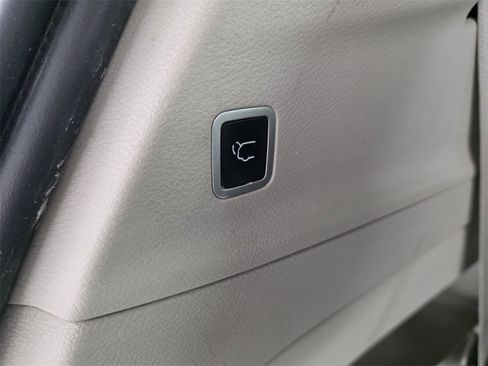 Used 2023 Chrysler Pacifica Limited image 20