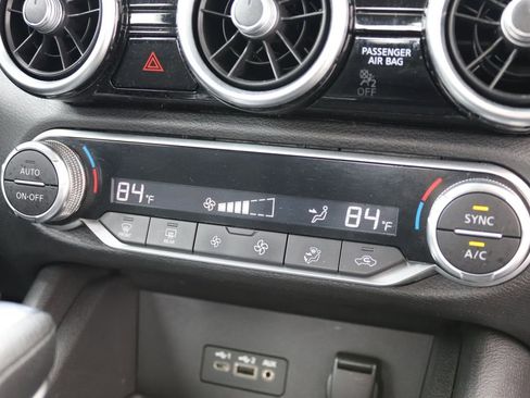 Used 2021 Nissan Sentra SV FWD image 6
