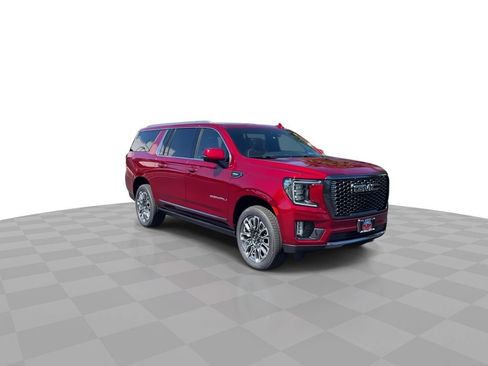 Used 2023 GMC Yukon XL Denali Ultimate AWD/4WD image 2