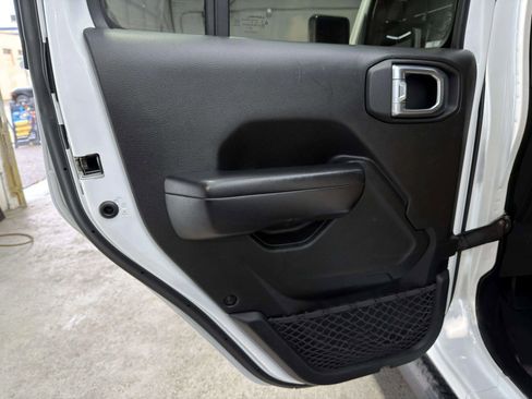 Used 2021 Jeep Wrangler Unlimited Sport image 14