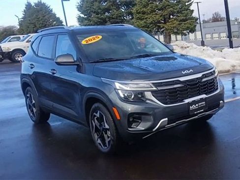 Certified 2025 Kia Seltos S image 5