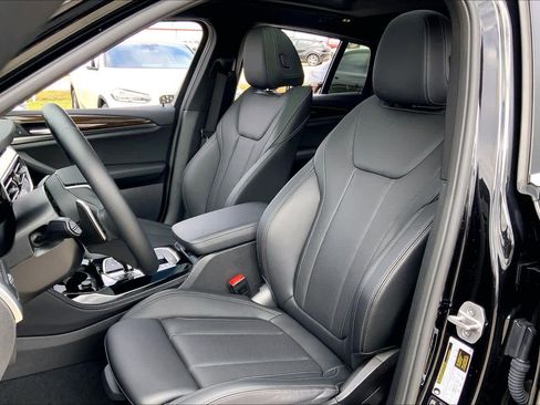 Used 2024 BMW X4 xDrive30i image 8