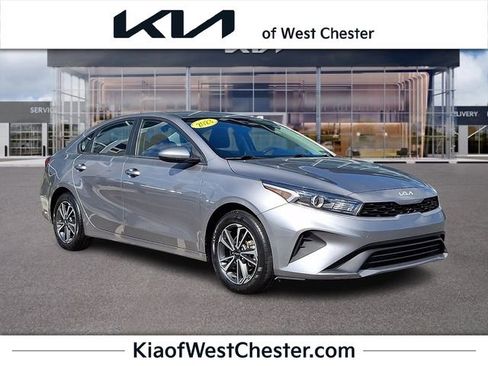 Used 2023 Kia Forte LXS image 1