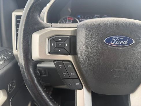 Used 2022 Ford F250 Lariat w/ Black Appearance Package image 23