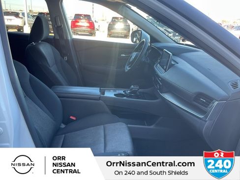 New 2024 Nissan Rogue SV image 11