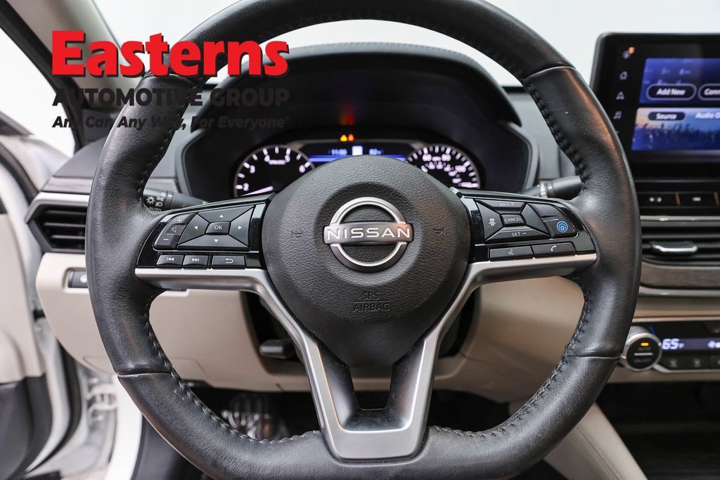 Used 2023 Nissan Altima 2.5 SL AWD/4WD image 12