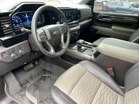 Used 2024 Chevrolet Silverado 1500 ZR2 image 11