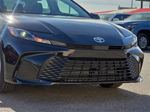 New 2026 Toyota Camry LE image 8