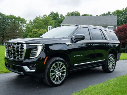 Used 2025 GMC Yukon Denali w/ Denali Reserve Package AWD/4WD image 7