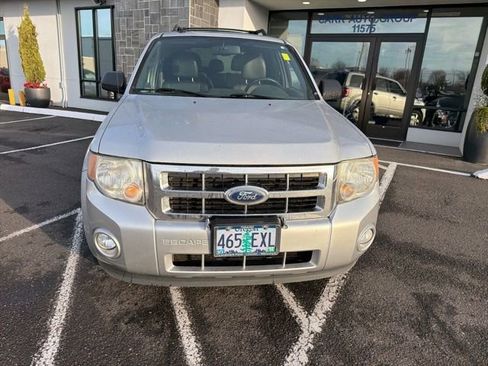 Used 2011 Ford Escape XLT w/ 203A Rapid Spec Order Code image 2